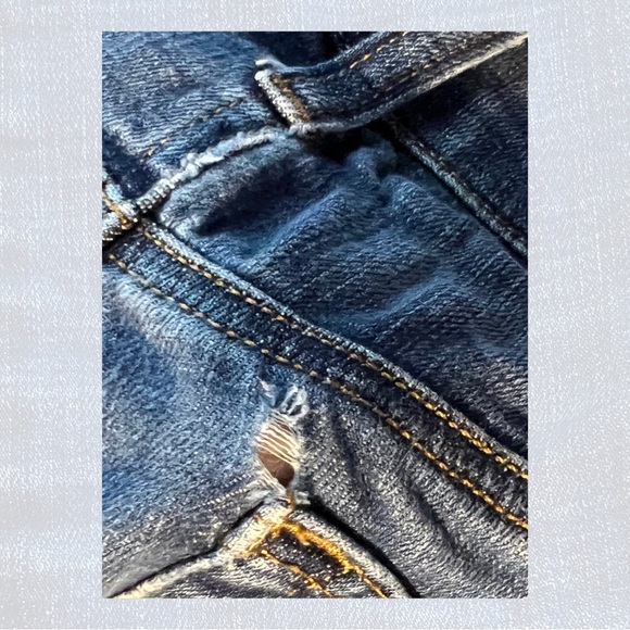 American Eagle Next Level Flex Lived-In
Jeans - Size 28x28 - Picture 4 of 5